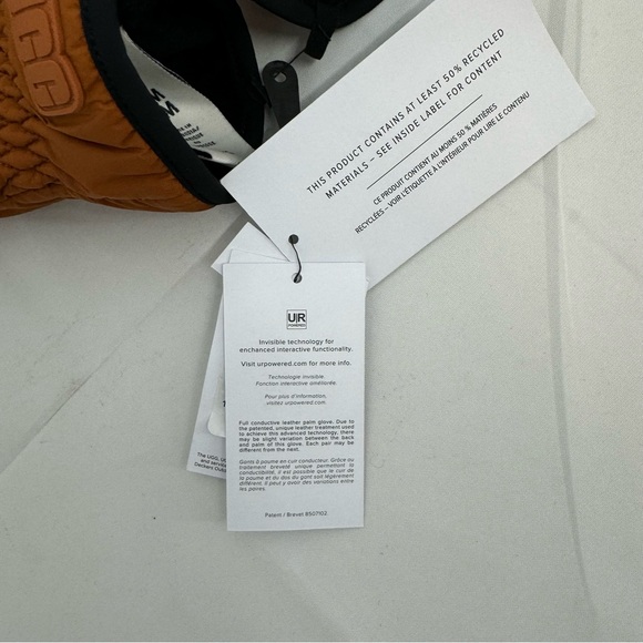 UGG Men's Water-Resistant Recycled Nylon Flip Mitten Glove Fox Fur  Lined S/M - Picture 7 of 11